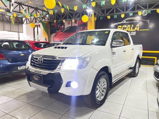 TOYOTA HILUX SW4 3.0 SRV 4X4 16V TURBO INTERCOOLER DIESEL 4P AUTOMÁTICO TOYOTA HILUX SW4 3.0 SRV 4X4 16V TURBO INTERCOOLER DIESEL 4P AUTOMÁTICO